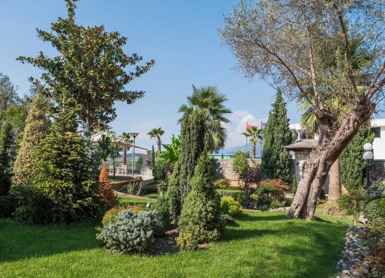 Palmanova Resort تيرانا 4*,